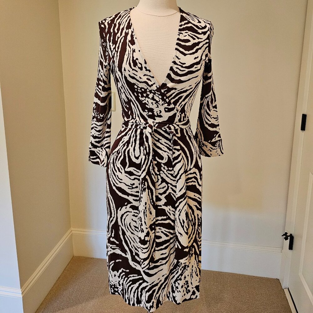 DVF Silk Julian Wrap Dress, EUC, Size 10